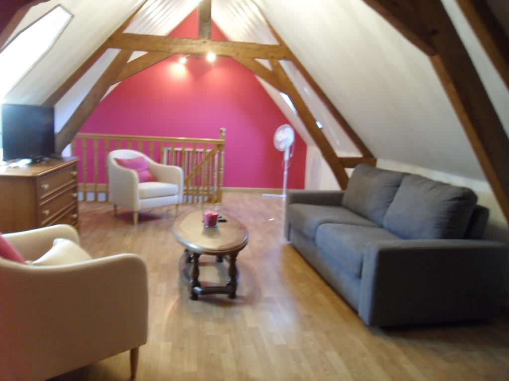 Auberge A La Ferme Surques Eksteriør bilde